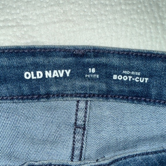 Old Navy Mid-Rise Bootcut Jeans, 16 Petite - Picture 2 of 3